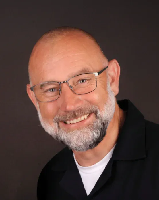 Dr n. med. Bartosz Cerkaski — portret